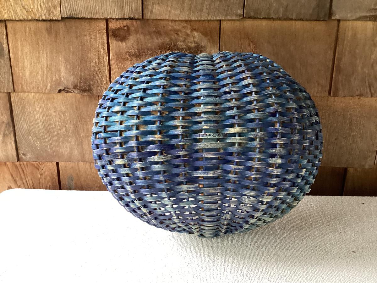 Early Buttocks Basket Blue 10 1/2”