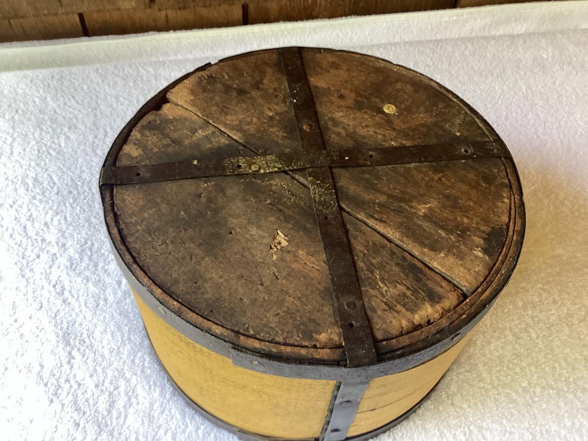 1800’s Small Thick Walled Measure 9” Yellow