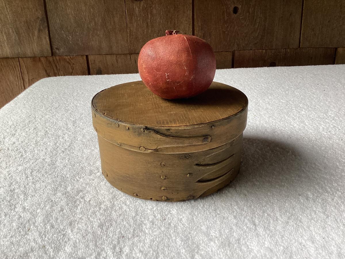 1800’s Shaker Fingered Pantry Box 6” Mustard Paint