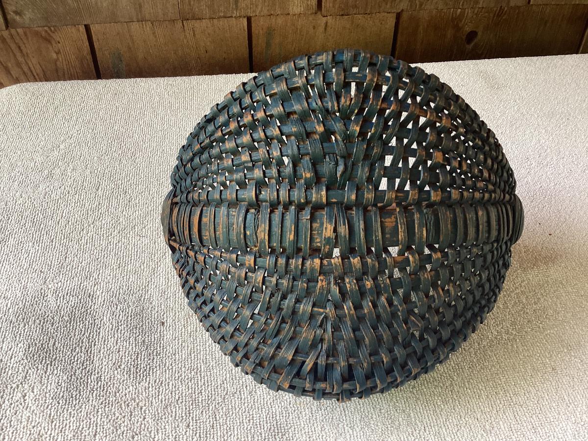 Early Small Buttocks Basket 7 3/4”