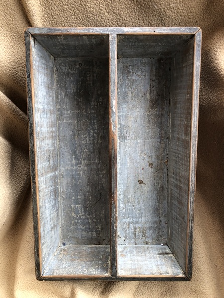 Early knife box