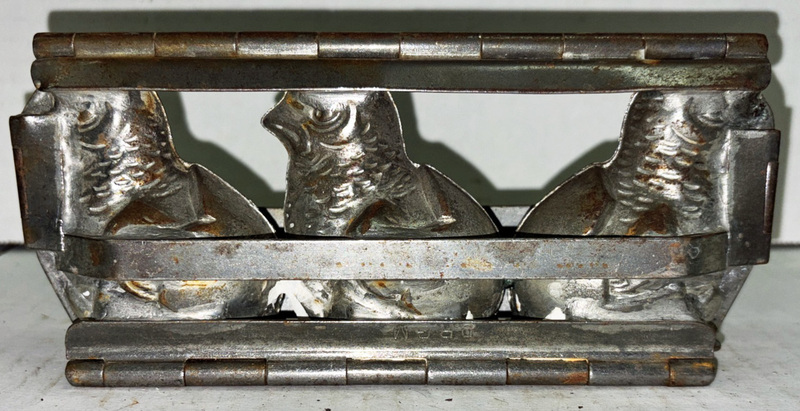 3 Hatching Easter Chicks Chocolate Mold