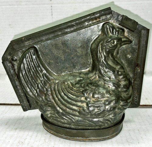 Sommet 6” Hen On A Nest Chocolate Mold