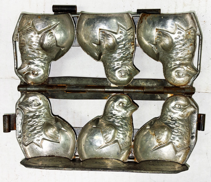 3 Hatching Easter Chicks Chocolate Mold