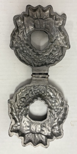 Christmas Wreath Ice Cream Mold