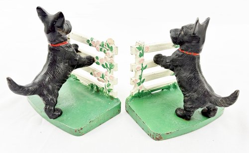Cast Iron Scottie Dog at the Fence Bookend