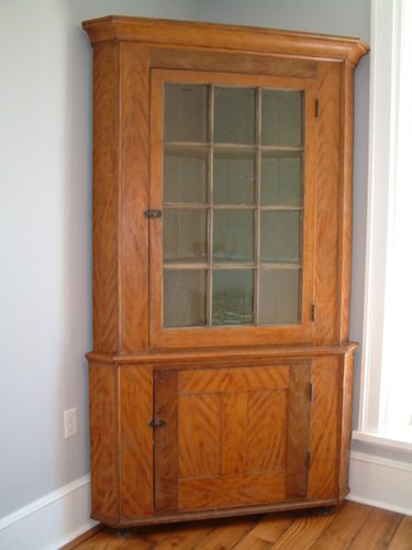 2 Piece Pennsylvania Painted Corner Cupboard