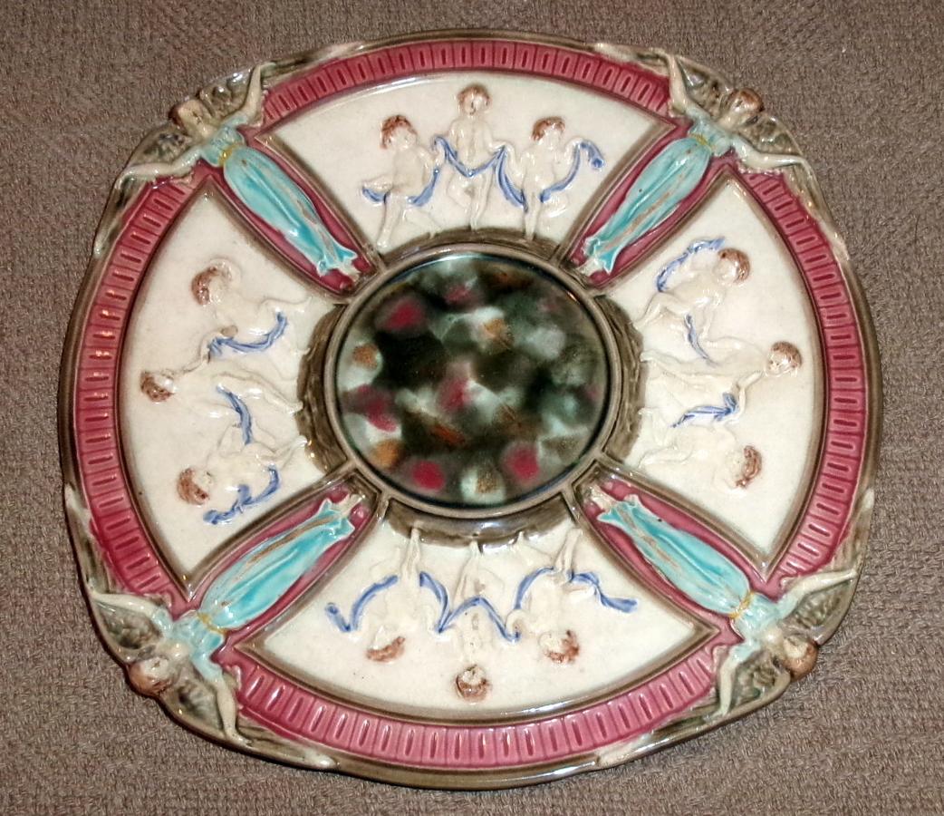 Rare Wedgewood Majolica "Alexandra Centra" Plate