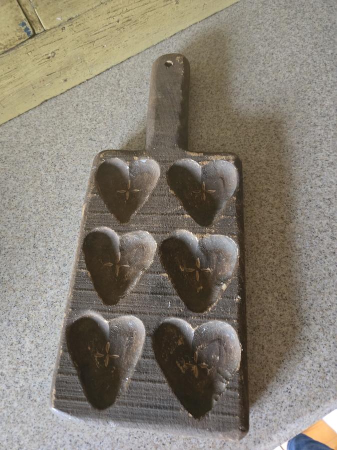 EARLY WOOD HEART COOKIE MOLD
