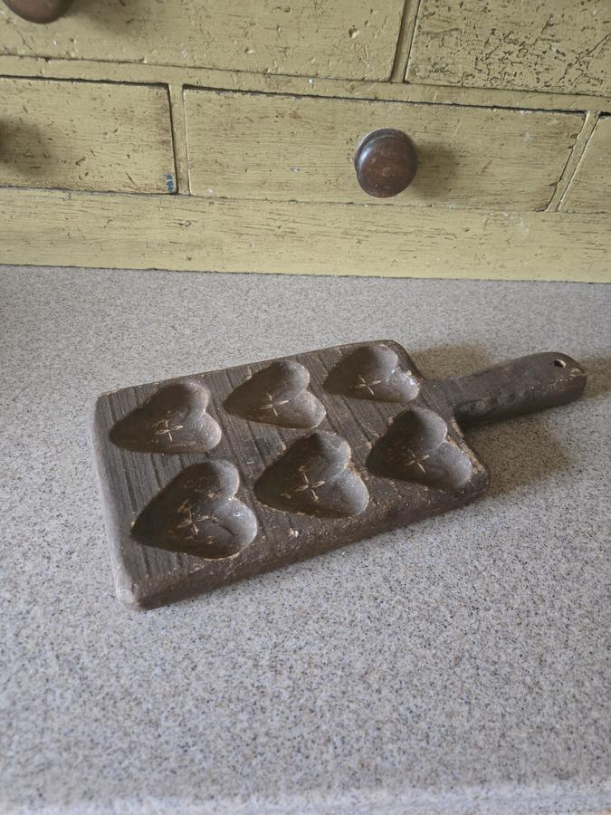 EARLY WOOD HEART COOKIE MOLD