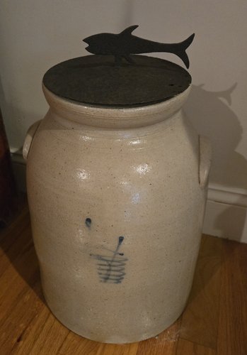 C 1800 POT LID FISH HANDLE