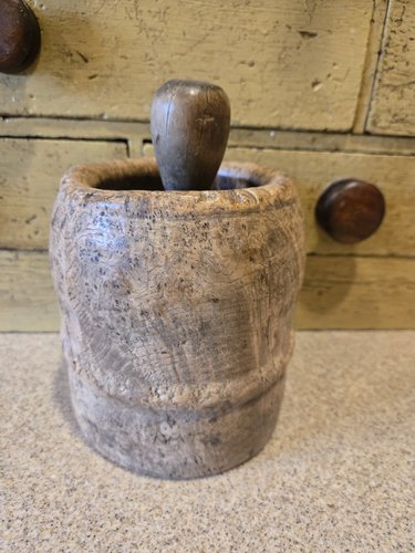 19thC BURL MORTAR