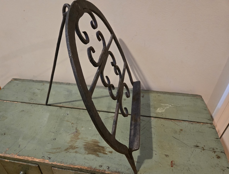 C1750 WROUGHT IRON BROILER
