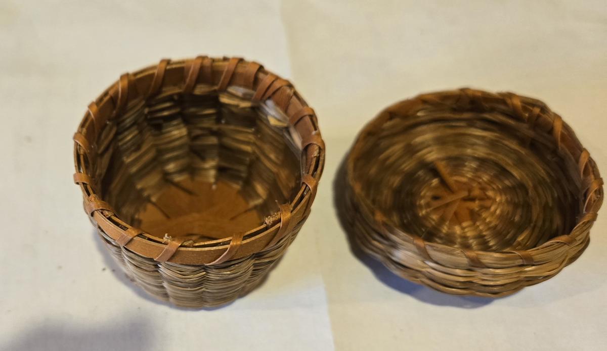 MINIATURE COVERED BASKET