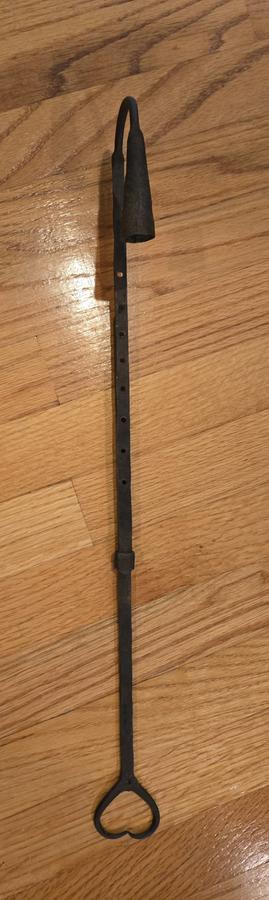 TALL LOOM LIGHT WITH HEART DECOR