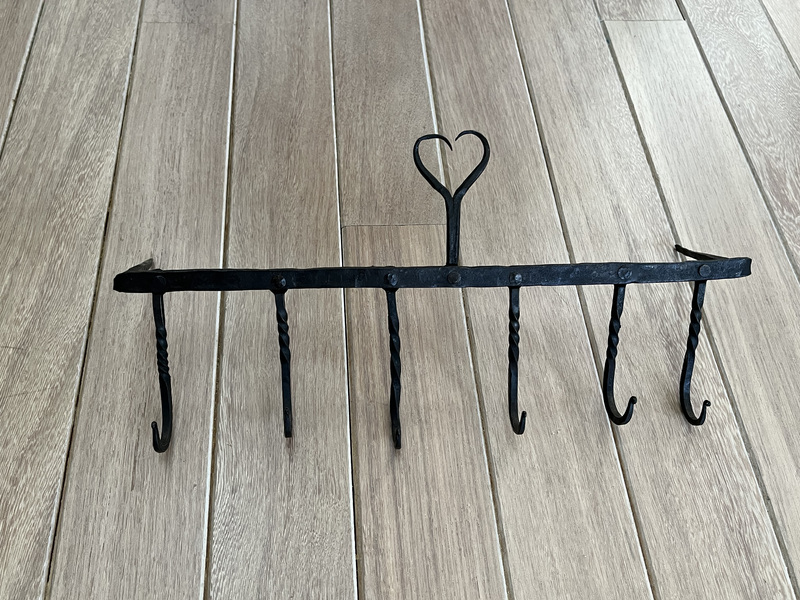 Hanging Wall Rack w/ Heart