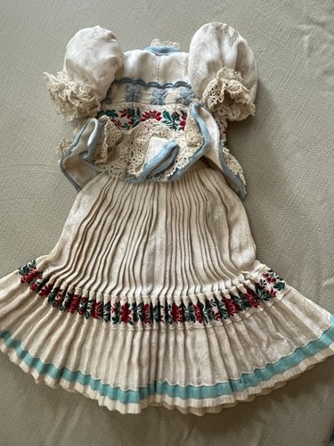 Small Bavarian Doll's Outfit