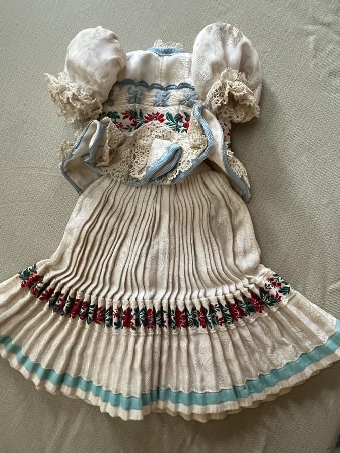 Small Bavarian Doll's Outfit