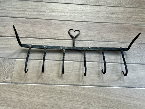 Hanging Wall Rack w/ Heart