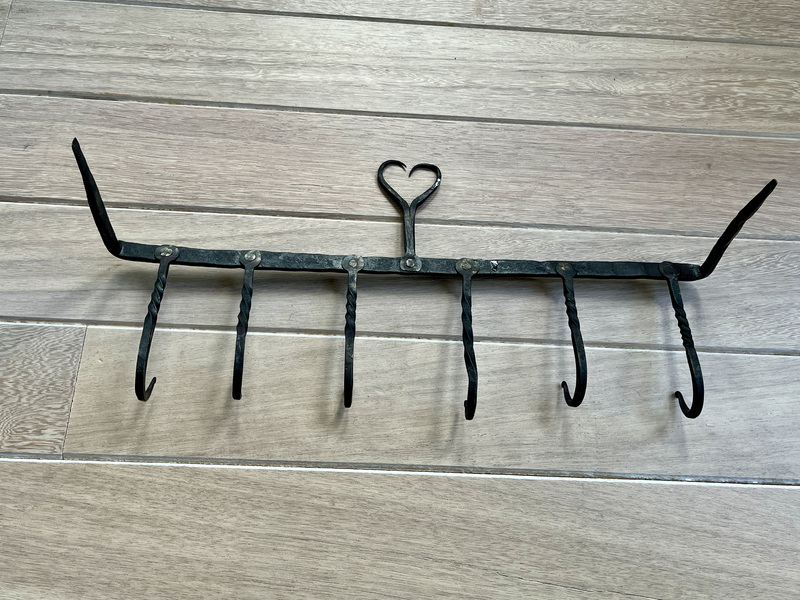 Hanging Wall Rack w/ Heart