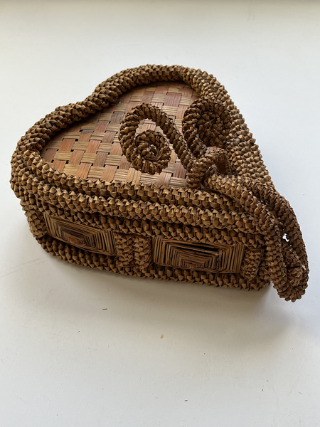 Heart Shaped Rye Straw Trinket Basket w/ lid