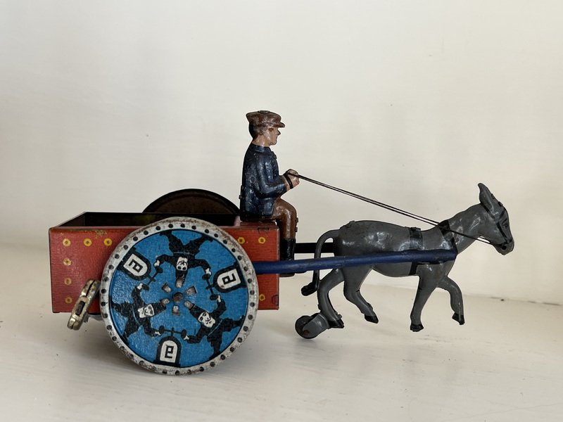 NA-OB Tin Wind-up Toy