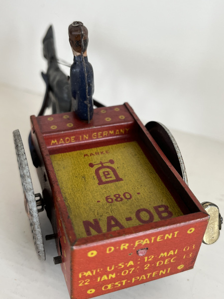 NA-OB Tin Wind-up Toy