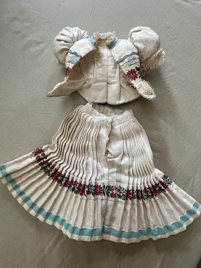 Small Bavarian Doll's Outfit
