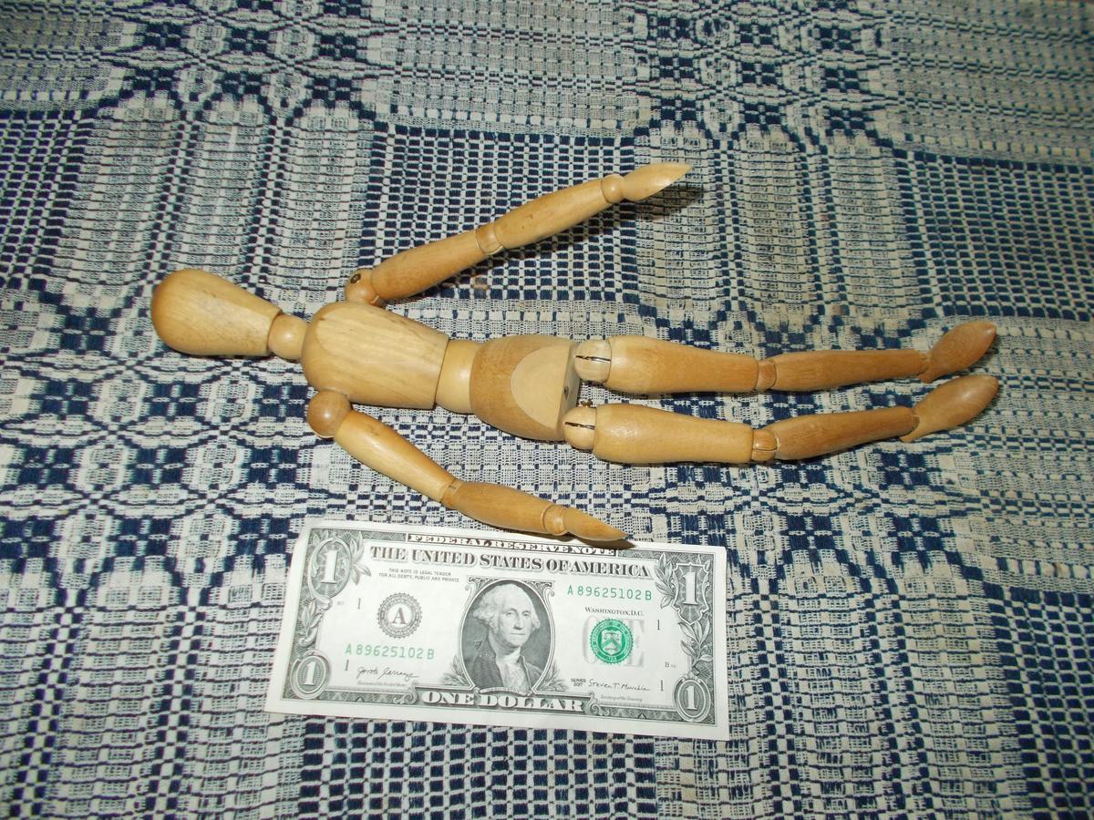 ARTIST MANNEQUIN