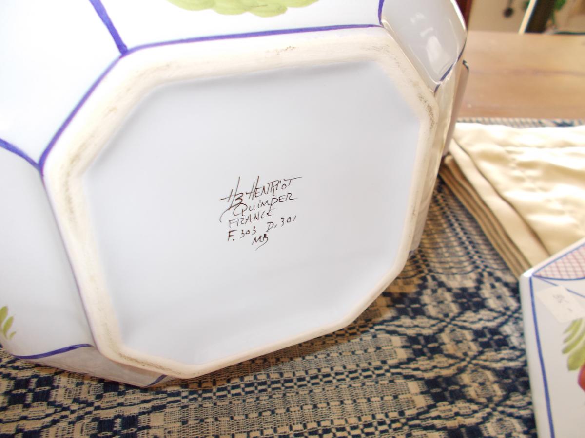 QUIMPER COVERED CASSEROLE DISH