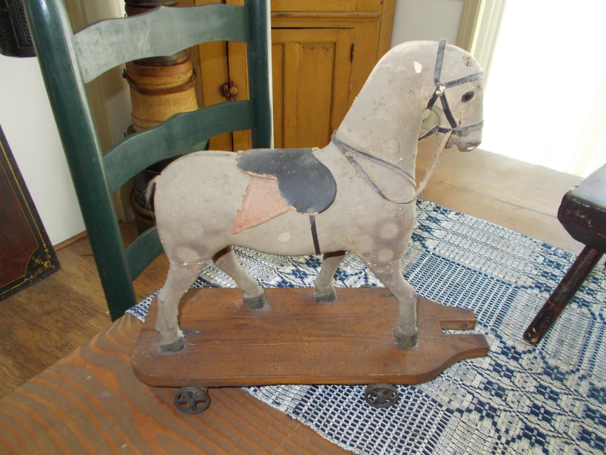 PULL TOY HORSE TOY