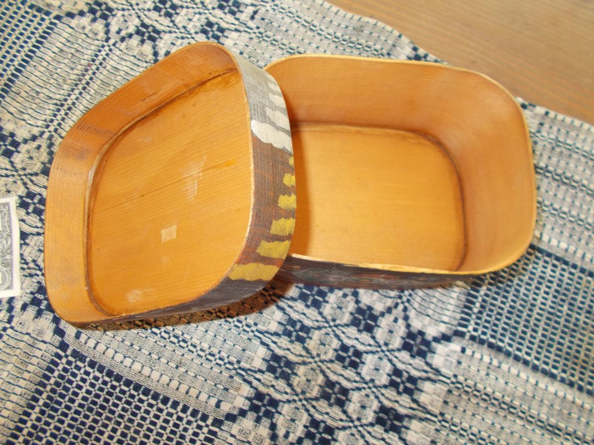 VINTAGE PAINT DECORATED BENTWOOD TRINKET BOX
