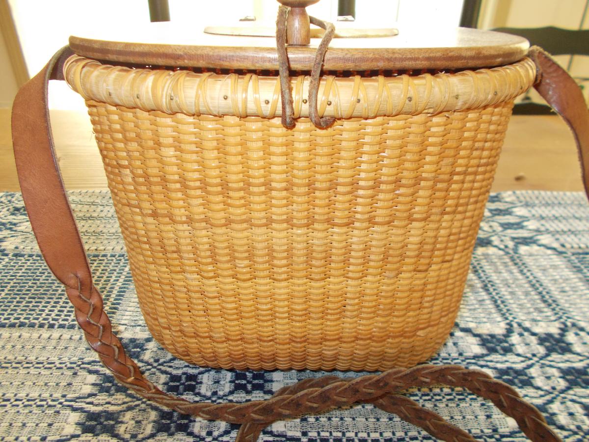 NANTUCKET SHOULDER PURSE