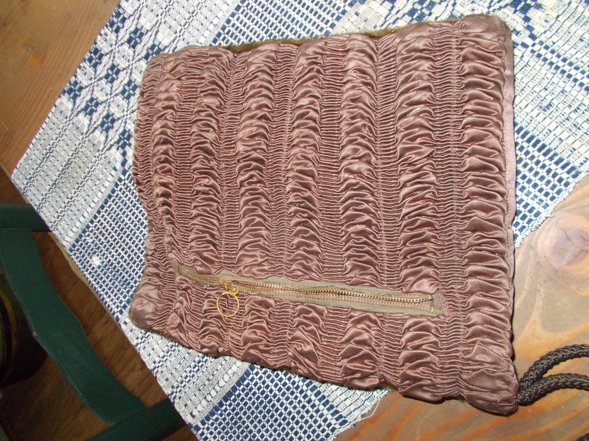 VICTORIAN FUR MUFF