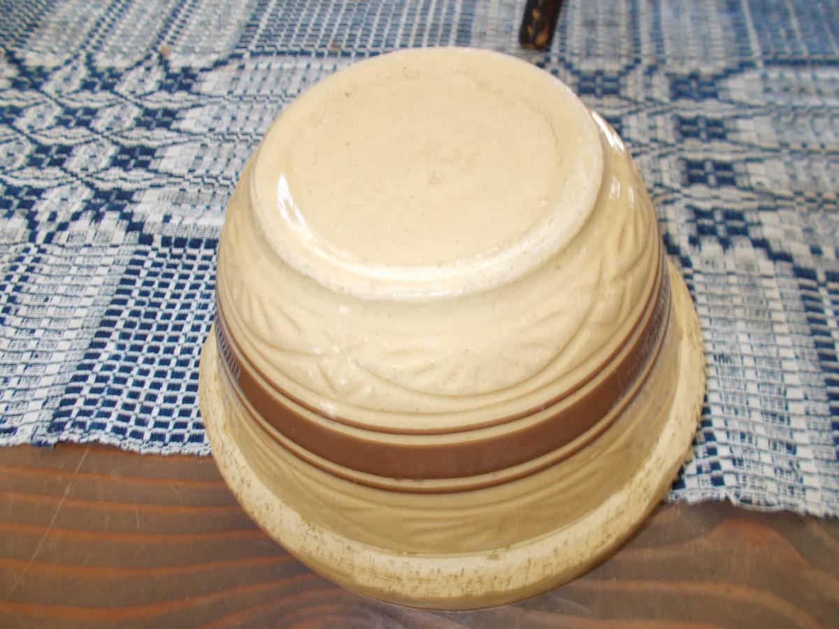 LITTLE YELLOWWARE BOWL