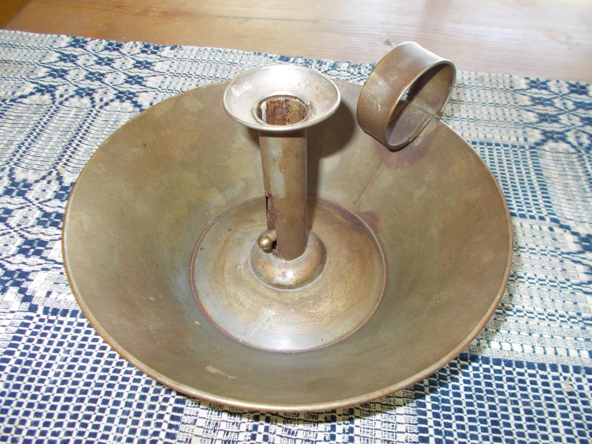 LARGE EARLY LIGHTING CHAMBERSTICK