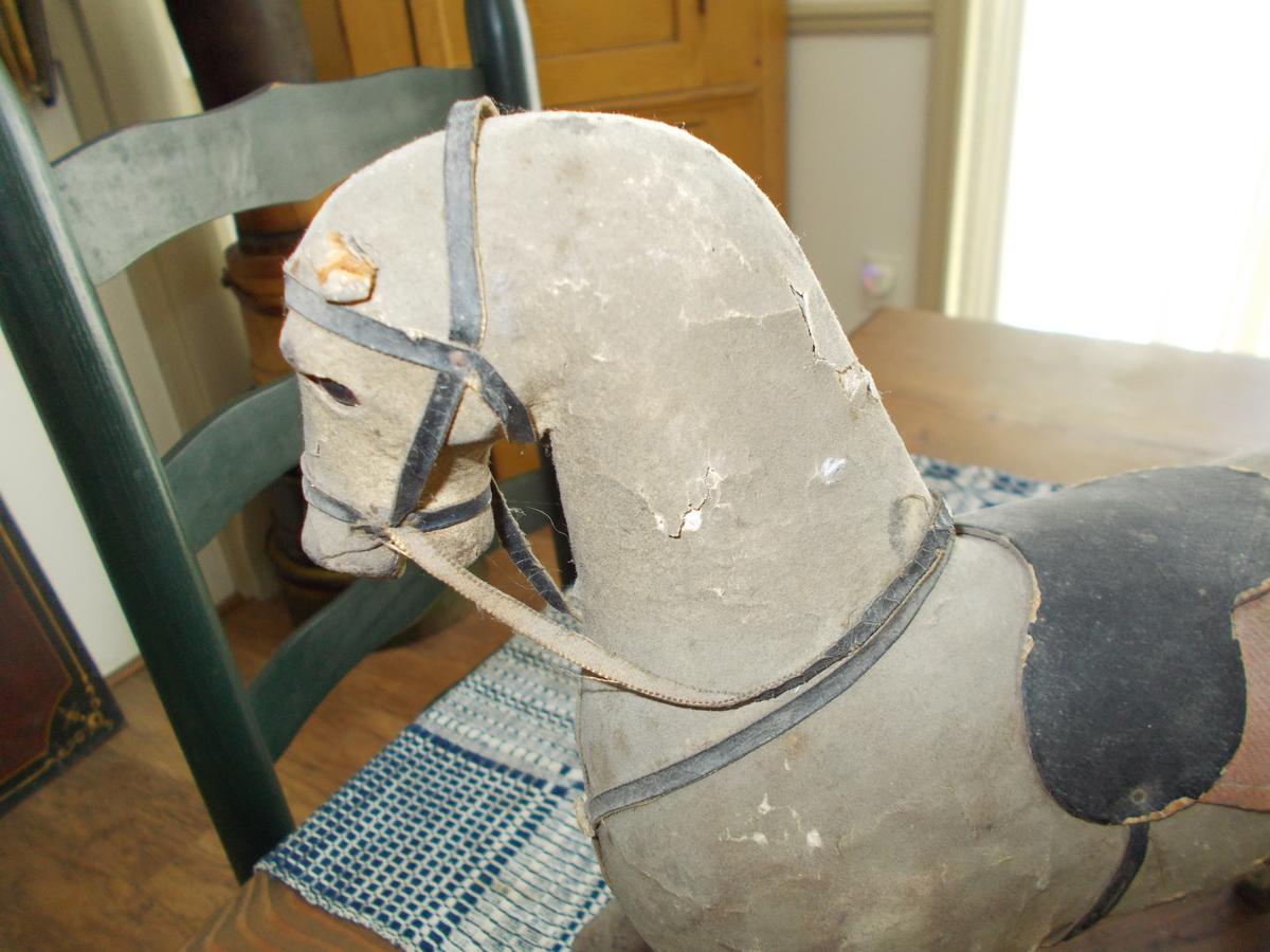 PULL TOY HORSE TOY