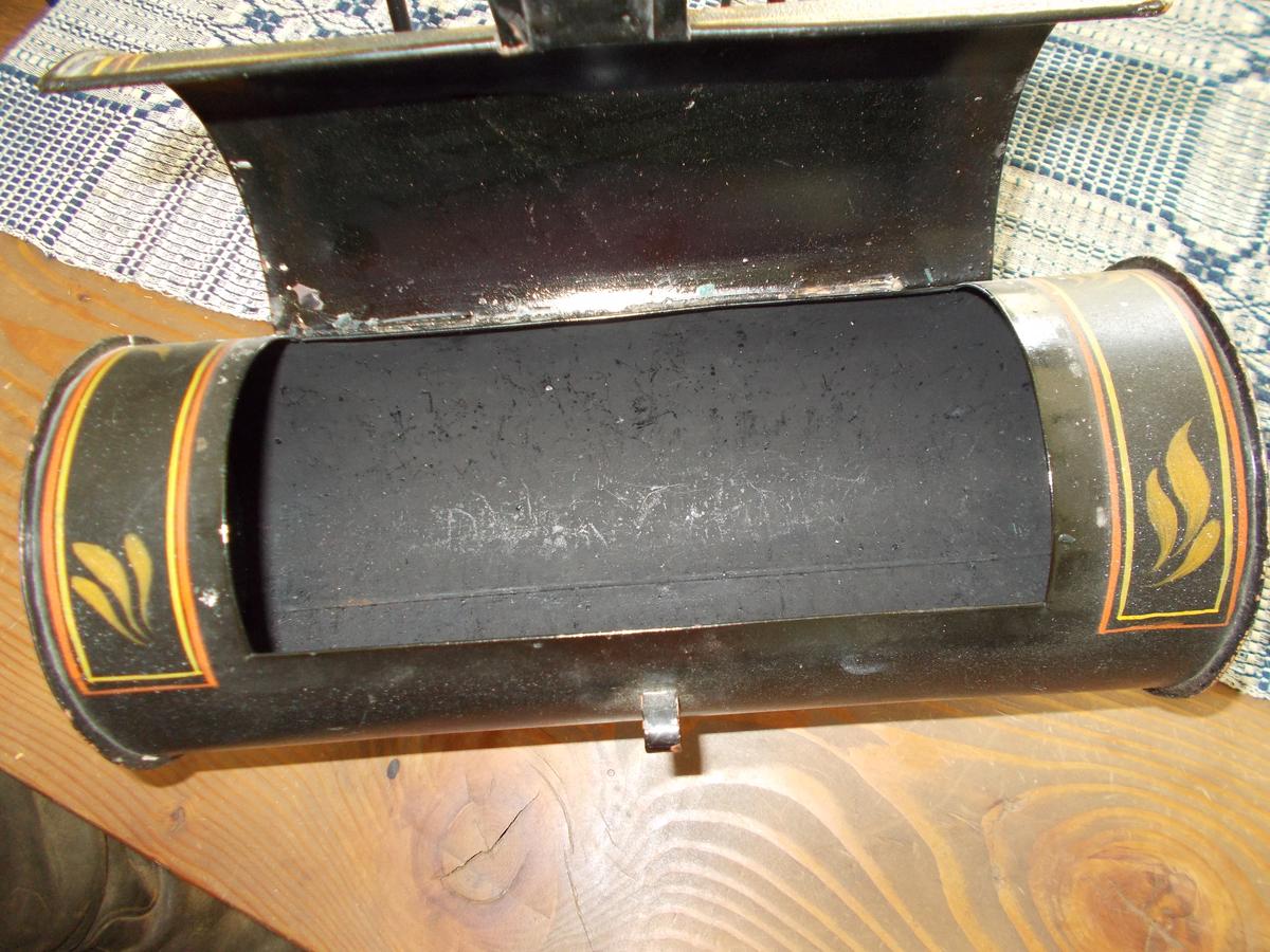 HANGING TIN TOLEWARE CANDLE BOX
