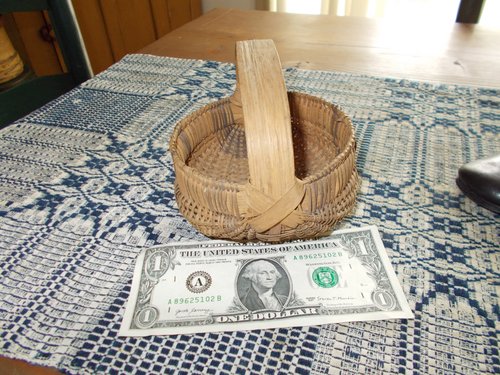 PERFECT EGG BASKET WITH DYED WEAVER DECORATION