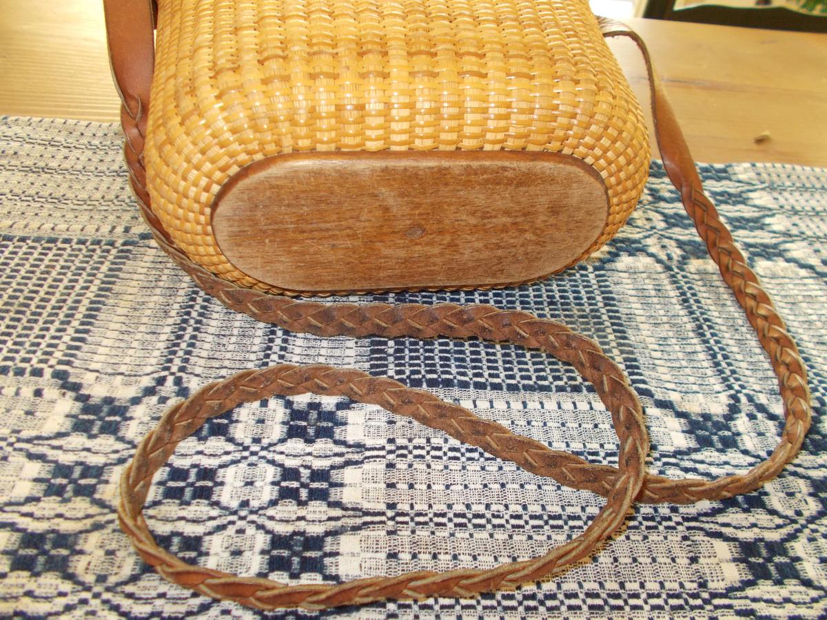 NANTUCKET SHOULDER PURSE