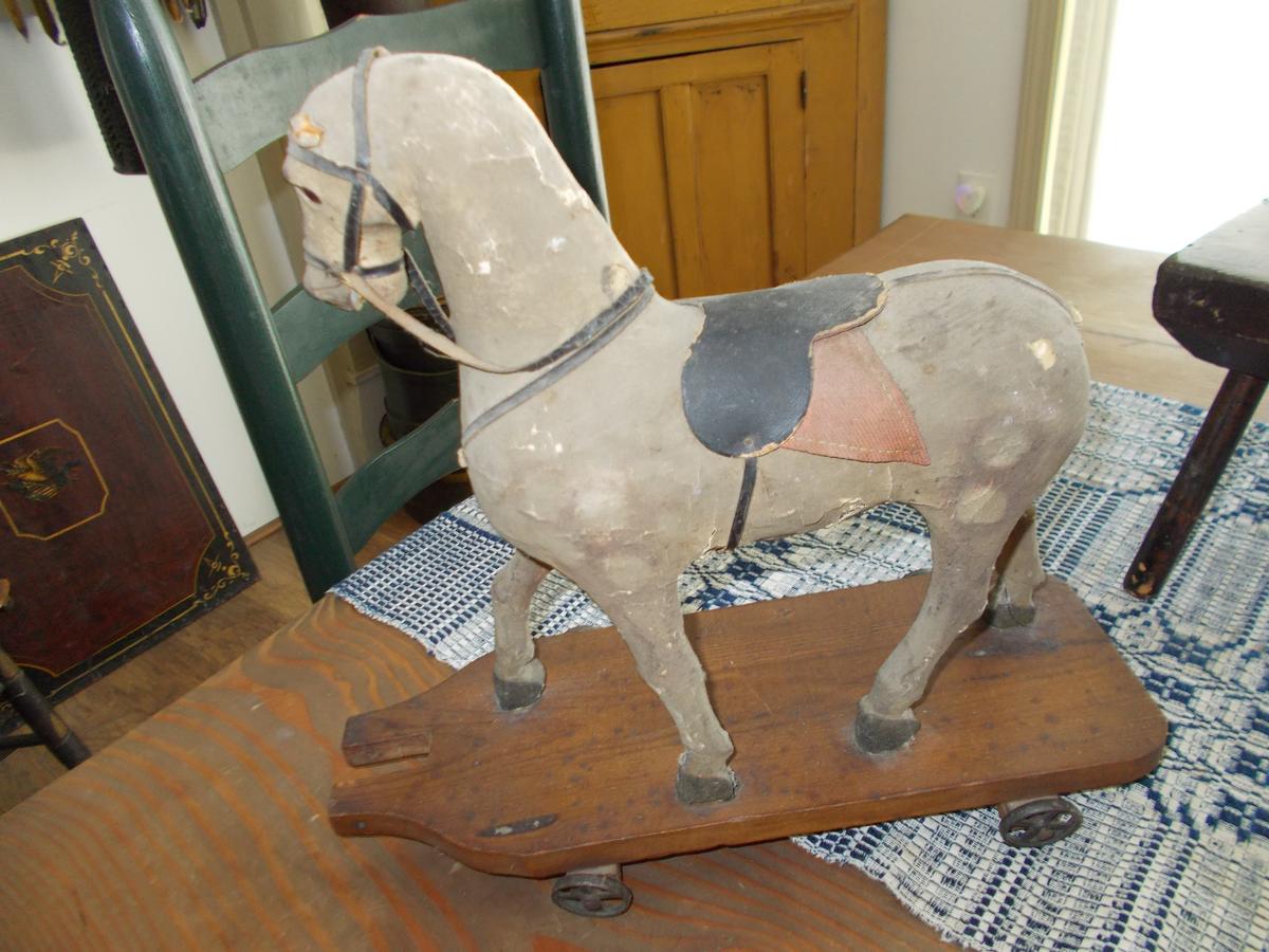 PULL TOY HORSE TOY