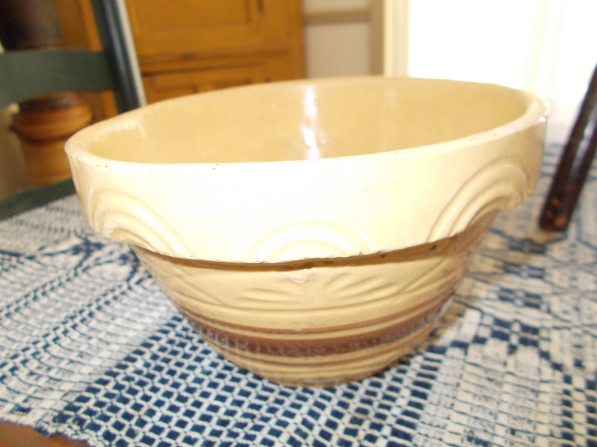LITTLE YELLOWWARE BOWL