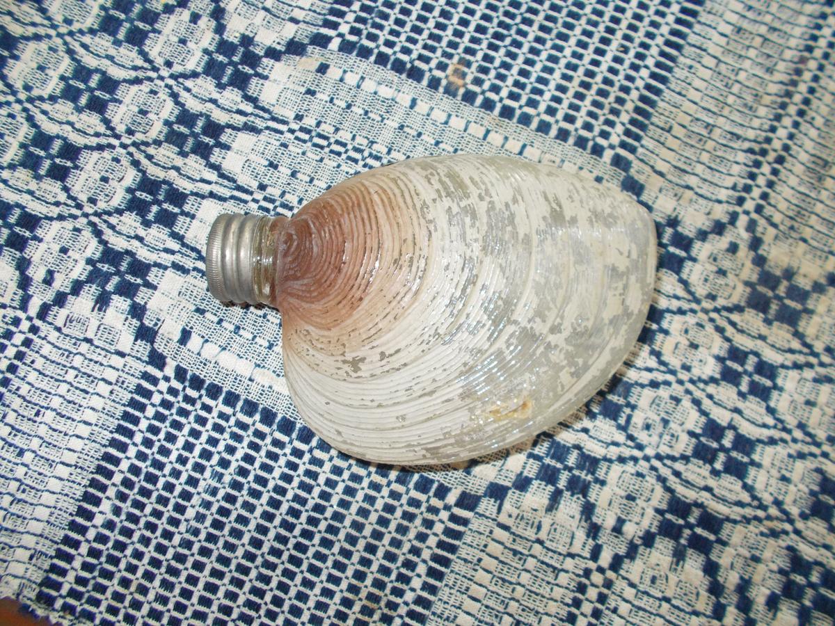 RARE SHELL-SHAPED GLASS FLASK