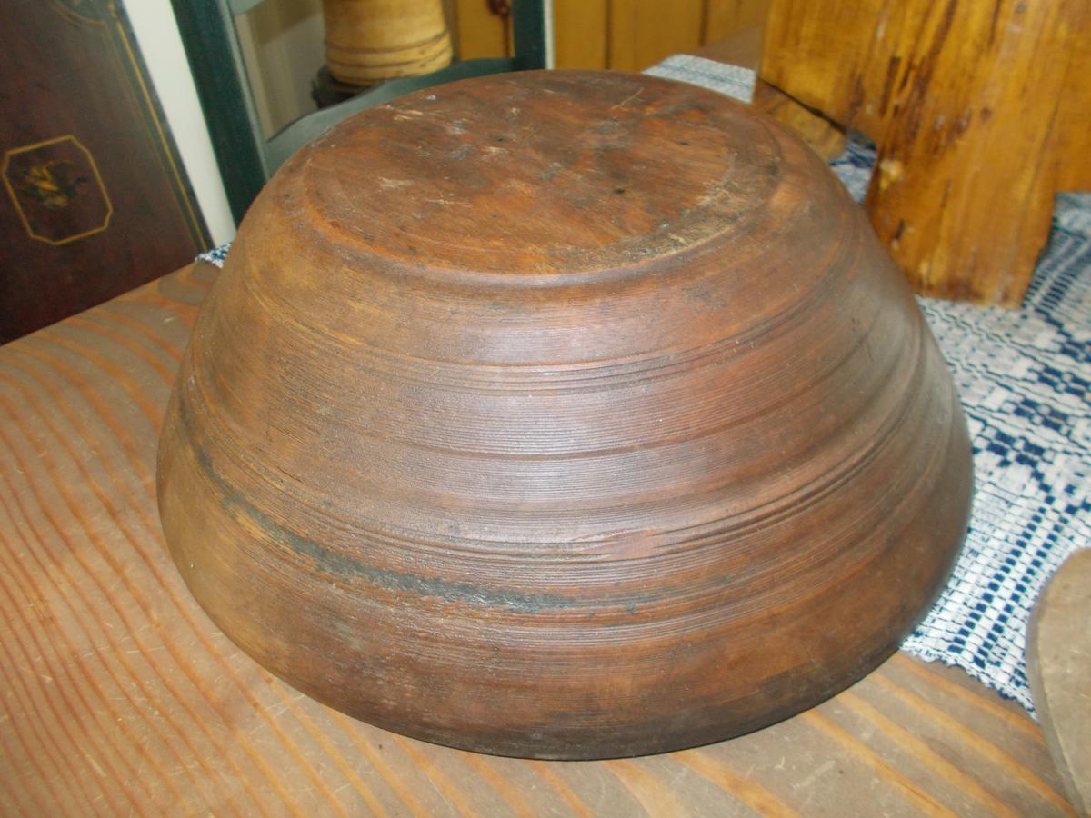 WALNUT BEEHIVE BOWL