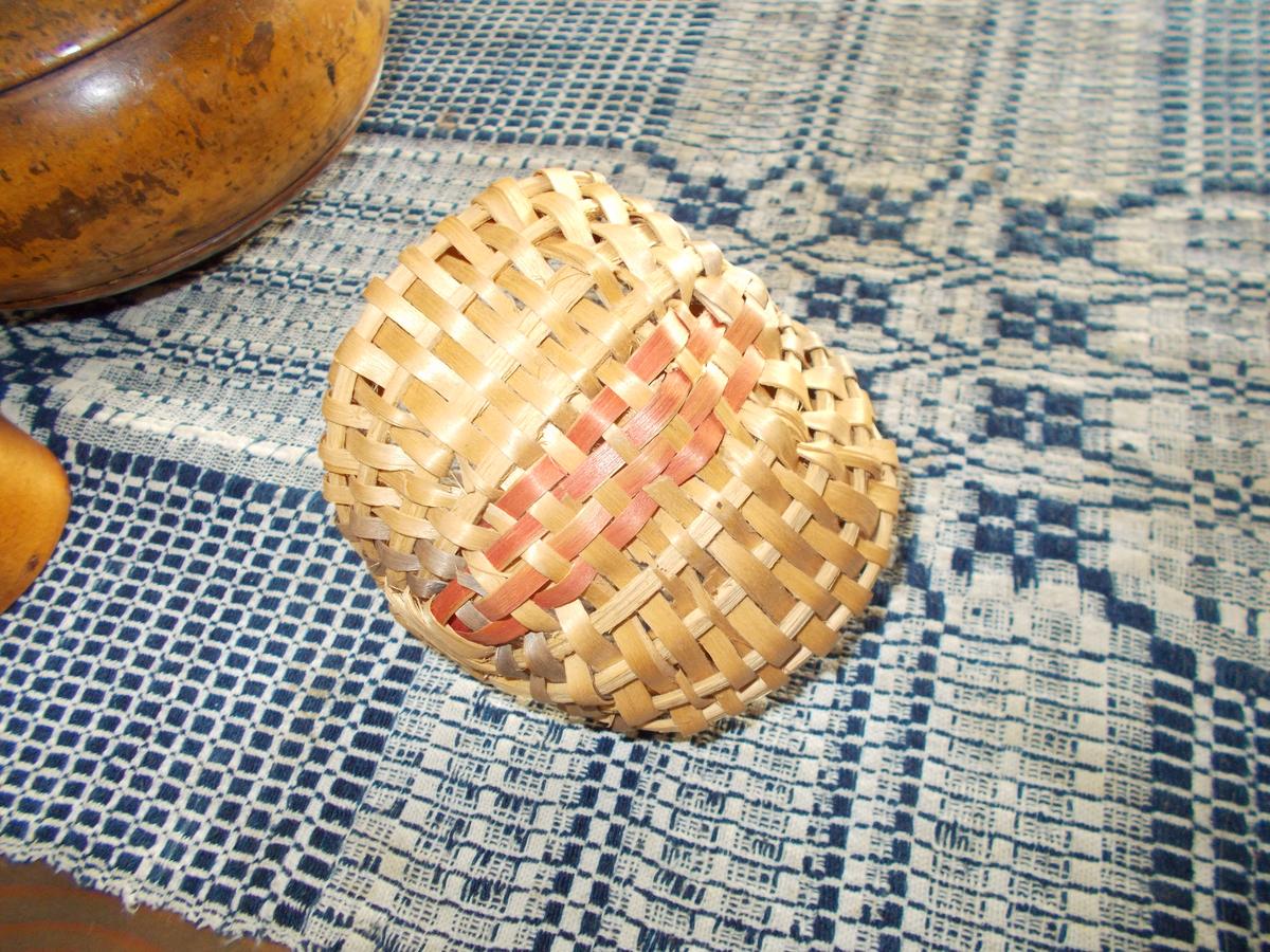 MINIATURE WOVEN SPLINT BASKET
