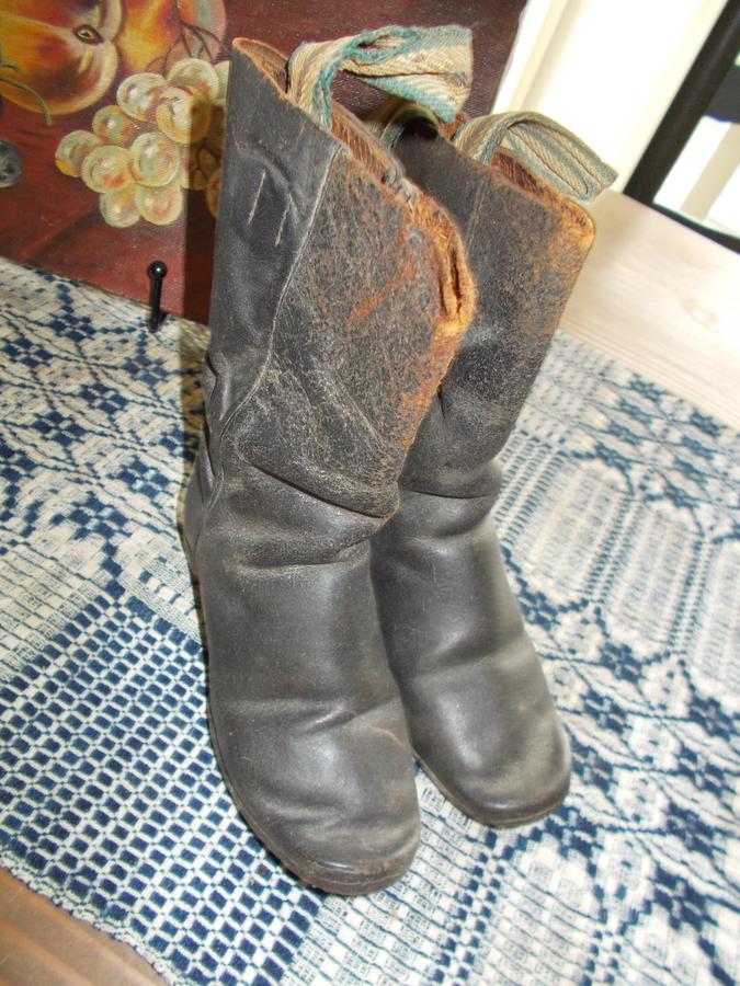 SMALLEST BOY'S CIVIL WAR ERA LEATHER BOOTS