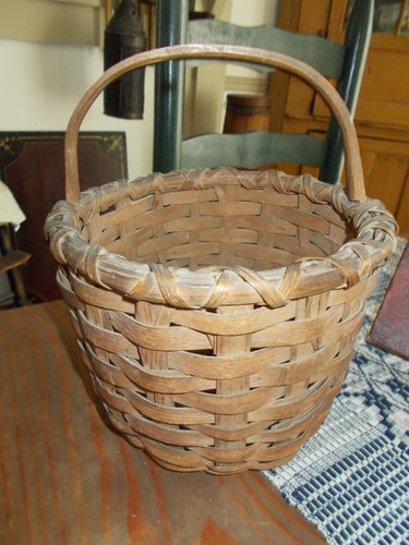 CHILD'S SMALL SPLINT BASKET PERFECT