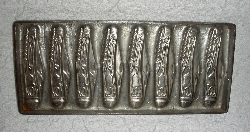 Reiche Chocolate Mold Pocket Knives w/ Corkscrews