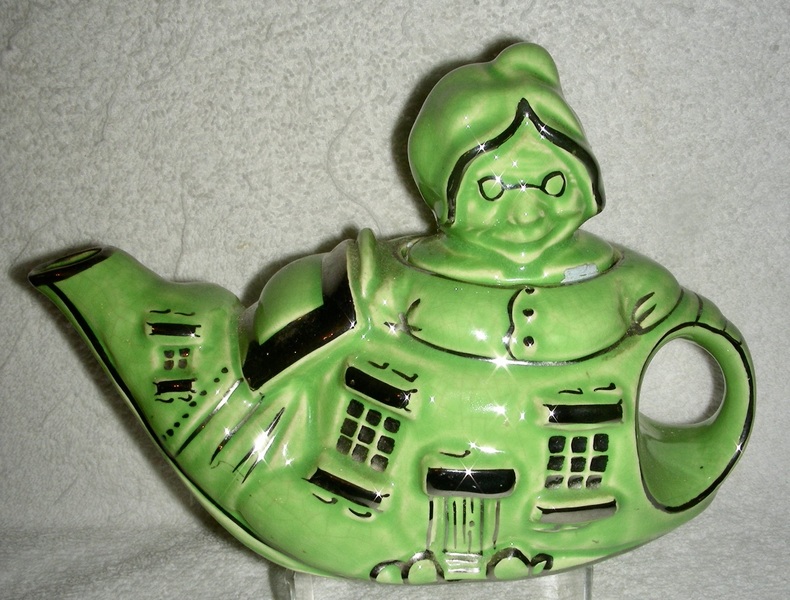 Lingard Pottery Teapot: “Old Lady in a Shoe”