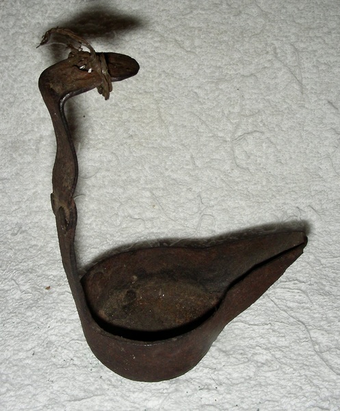 Single Pan Iron Betty Lamp